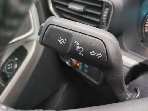 Used 2022 Ford Explorer XLT w/ Equipment Group 202A image 28