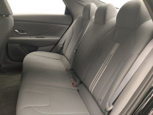 Used 2021 Hyundai Elantra SEL FWD image 18