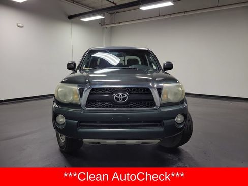 Used 2011 Toyota Tacoma 4x4 Double Cab w/ TRD Off-Road Pkg image 2