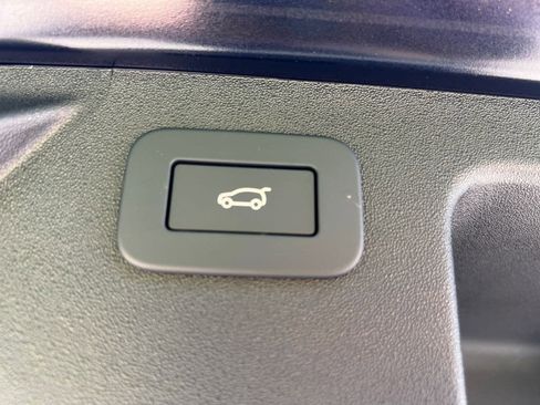 New 2024 Land Rover Discovery Sport S image 32