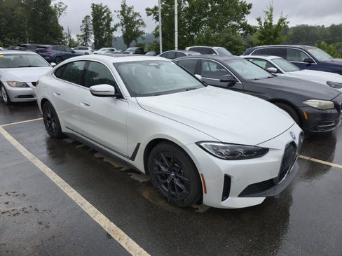 Used 2023 BMW i4 eDrive35 RWD image 1