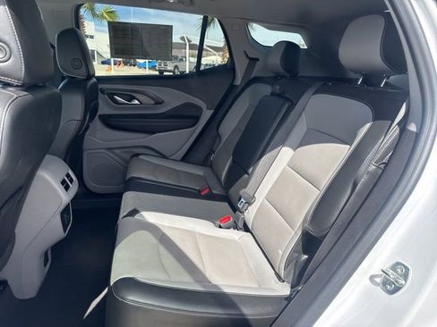 Used 2023 GMC Terrain SLT image 10