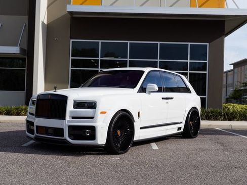 Used 2023 Rolls-Royce Cullinan w/ Cullinan Package image 6