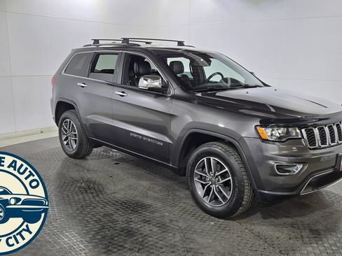 Used 2019 Jeep Grand Cherokee Limited AWD/4WD image 1