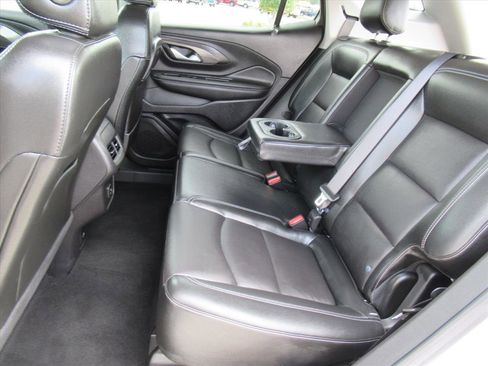 Used 2024 GMC Terrain SLT w/ Tech Package image 28