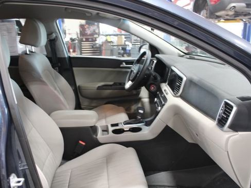 Used 2020 Kia Sportage LX image 12