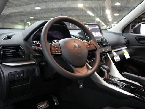 New 2026 Mitsubishi Eclipse Cross ES image 5