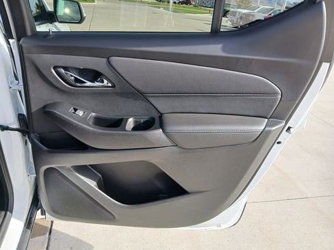 Certified 2023 Chevrolet Traverse LT w/ Rear Camera Mirror Package image 18