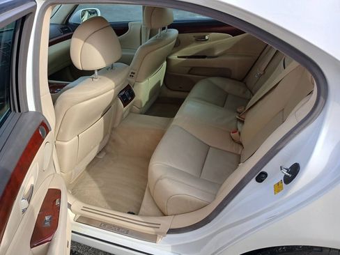 Used 2010 Lexus LS 460 L RWD image 5