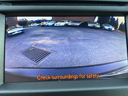 Used 2015 Toyota Prius Three image 24