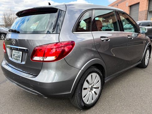 Used 2017 Mercedes-Benz B 250e B 250e 4dr Hatchback image 6