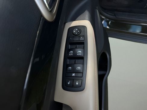 Used 2016 Jeep Grand Cherokee Laredo 75th Anniversary AWD/4WD image 16