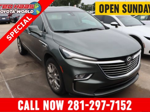 Used 2023 Buick Enclave Essence w/ Experience Buick Package FWD image 1