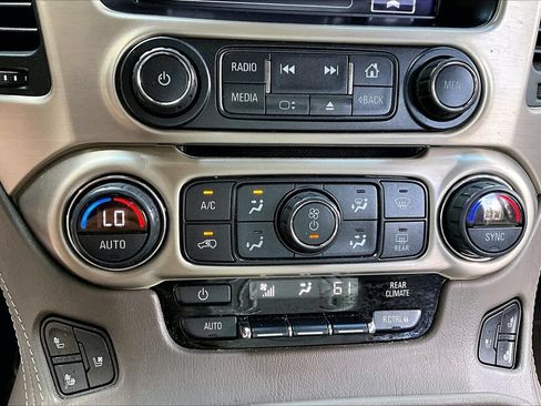 Used 2020 GMC Yukon Denali RWD image 24