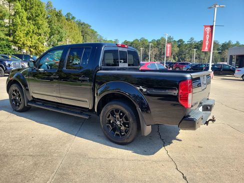 Used 2021 Nissan Frontier SV w/ Midnight Edition Floor Mats RWD image 3