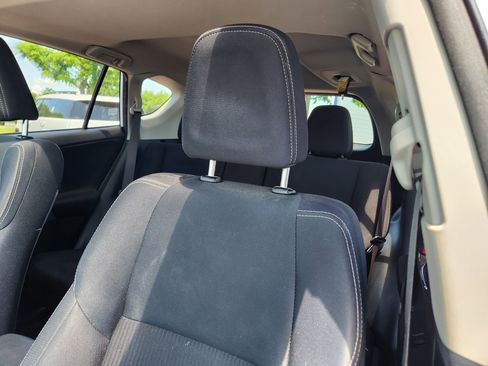Used 2014 Toyota RAV4 XLE w/ Preferred Accessory Package AWD/4WD image 11