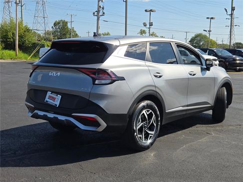 Used 2024 Kia Sportage LX image 12