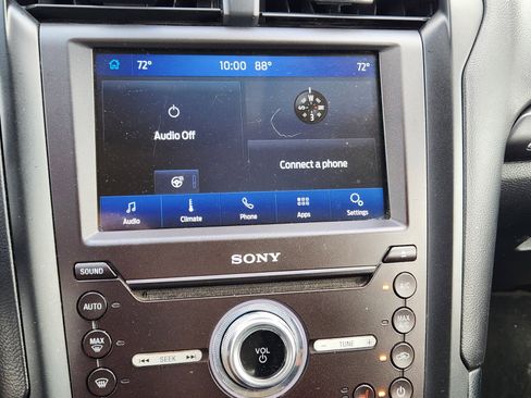 Used 2017 Ford Fusion Energi Titanium FWD image 6