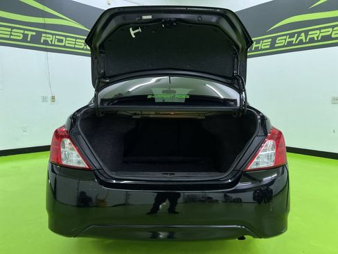 Used 2016 Nissan Versa SV FWD image 9