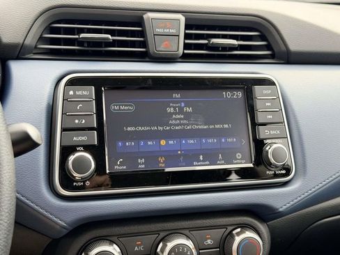 New 2025 Nissan Versa SV w/ Trunk Package FWD image 19