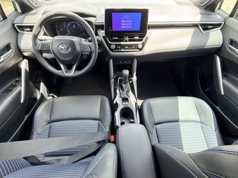 Used 2024 Toyota Corolla Cross AWD Hybrid w/ Convenience Package image 12