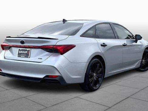 Used 2022 Toyota Avalon XSE image 13