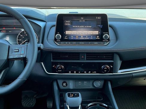 Used 2026 Nissan Rogue SV AWD/4WD image 9