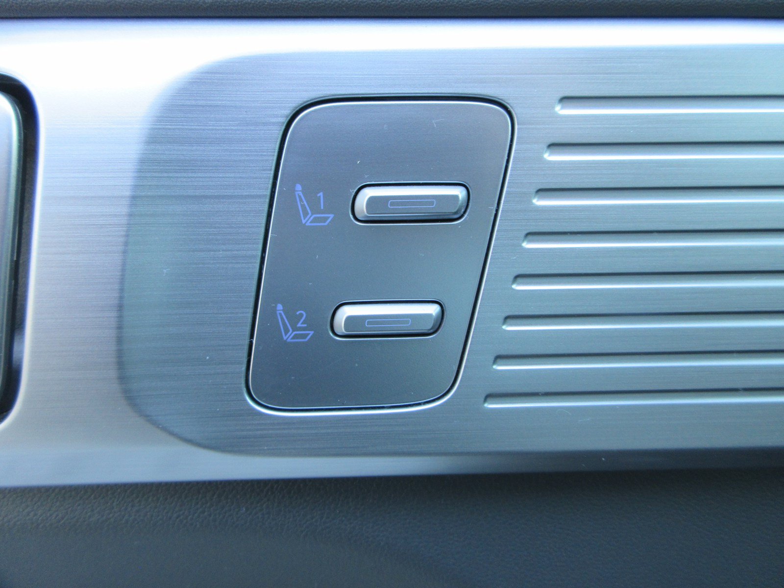 Used 2024 Hyundai Santa Fe Limited AWD/4WD image 35