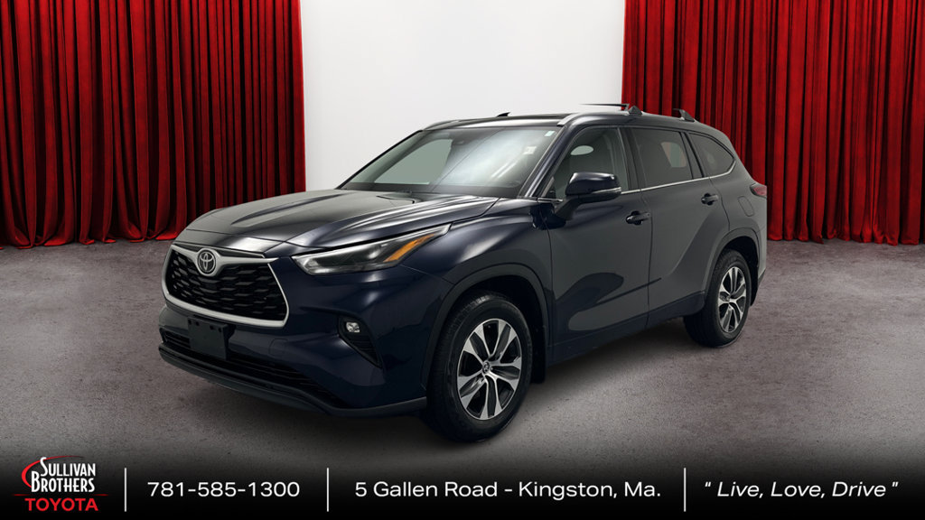 Used 2022 Toyota Highlander XLE AWD/4WD image 1