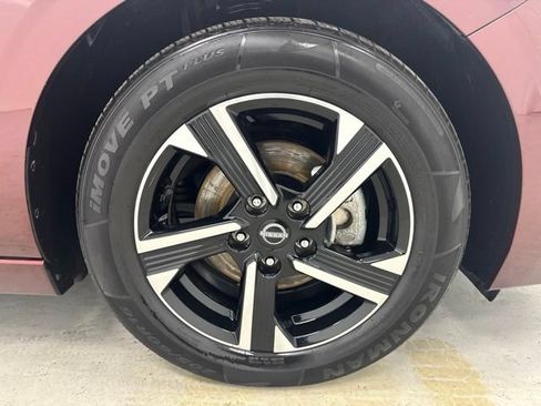 Used 2025 Nissan Sentra SV FWD image 28
