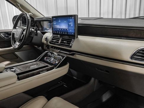 Used 2022 Lincoln Navigator L Reserve AWD/4WD image 12