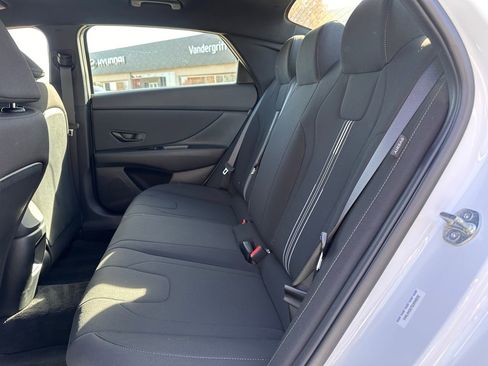 Certified 2025 Hyundai Elantra Sport image 26