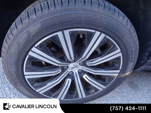 Used 2024 Volvo XC90 B6 Plus AWD/4WD image 10