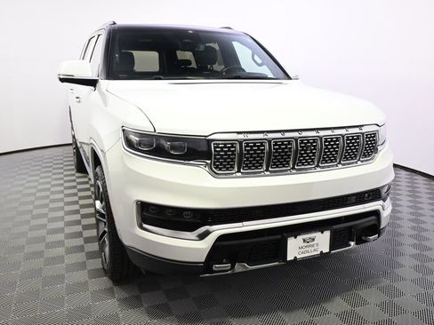 Used 2022 Jeep Grand Wagoneer Series III w/ HD Trailer Tow Package image 9