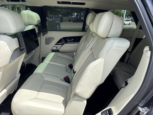 Used 2025 Land Rover Range Rover Long Wheelbase Autobiography AWD/4WD image 17