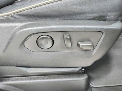 Used 2022 GMC Yukon XL SLT image 40