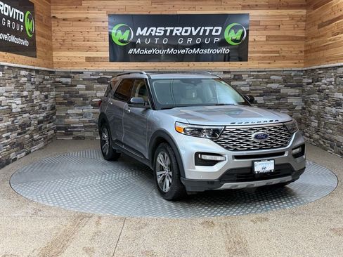 Used 2020 Ford Explorer Platinum image 2