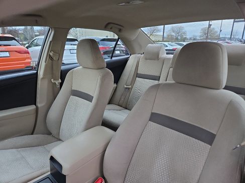 Used 2013 Toyota Camry LE image 11