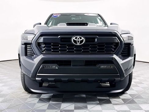 Certified 2025 Toyota Tacoma TRD Sport image 2