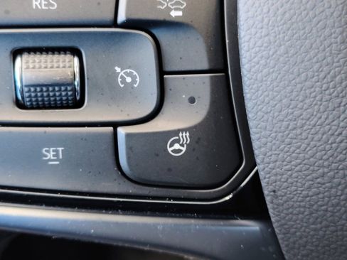 Used 2023 Buick Enclave Essence w/ Sport Touring Edition FWD image 25