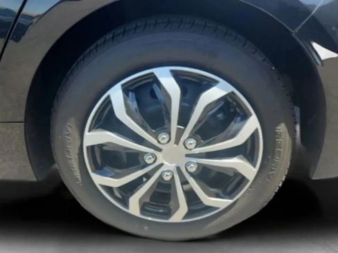 Used 2021 Toyota Corolla LE FWD image 45