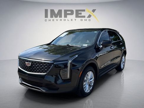 Used 2024 Cadillac XT4 Luxury FWD image 1