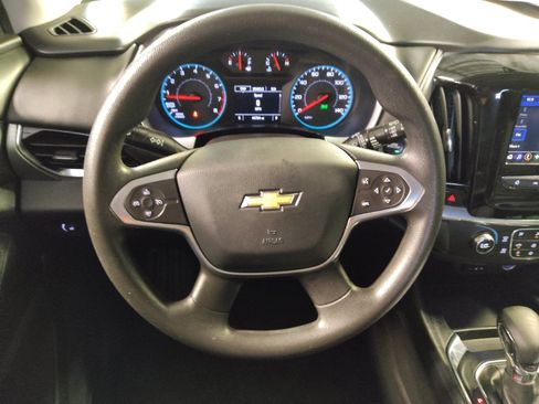 Used 2021 Chevrolet Traverse LS image 22