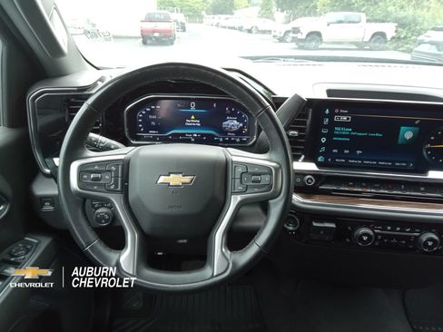 Certified 2025 Chevrolet Silverado 1500 LT AWD/4WD image 9
