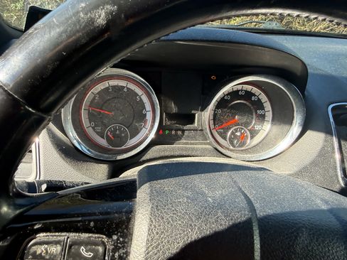 Used 2018 Dodge Grand Caravan SXT image 11