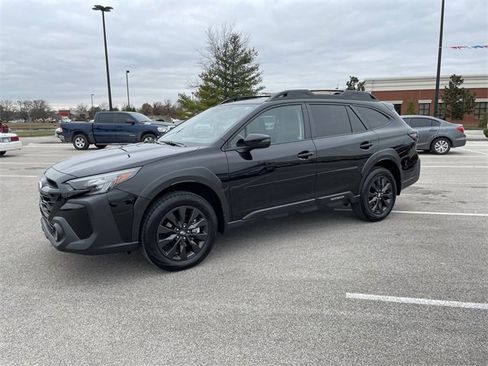 Used 2025 Subaru Outback Onyx Edition image 2