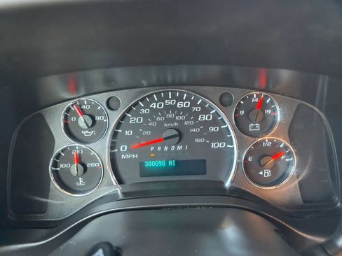 Used 2020 Chevrolet Express 3500 w/ Driver Convenience Package RWD image 20