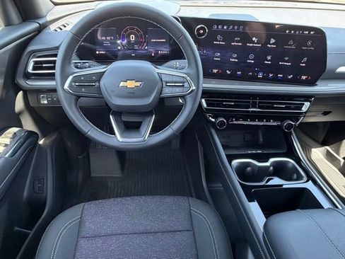 New 2026 Chevrolet Traverse LT w/ LPO, Floor Liner Package FWD image 16