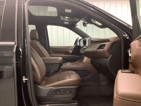 Used 2023 Chevrolet Tahoe High Country AWD/4WD image 12