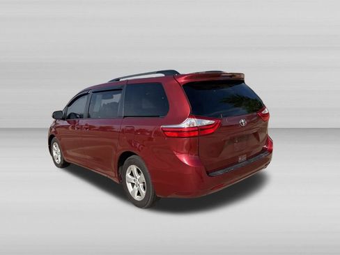 Used 2015 Toyota Sienna LE FWD image 5